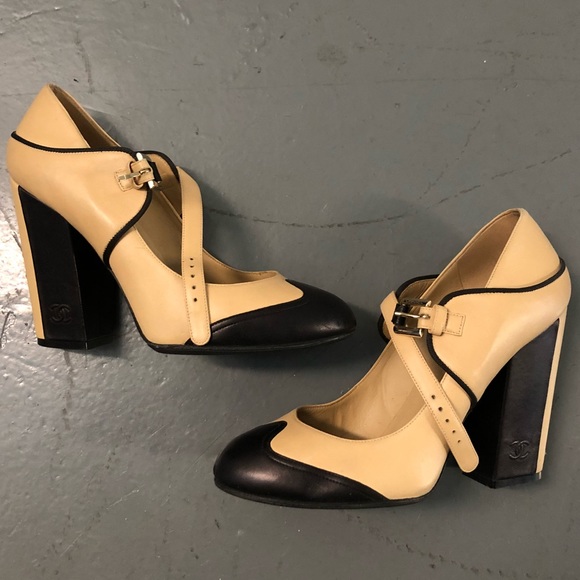 Chanel Runway Two Tone Black Beige Mary Jane Heels - Picture 3 of 17